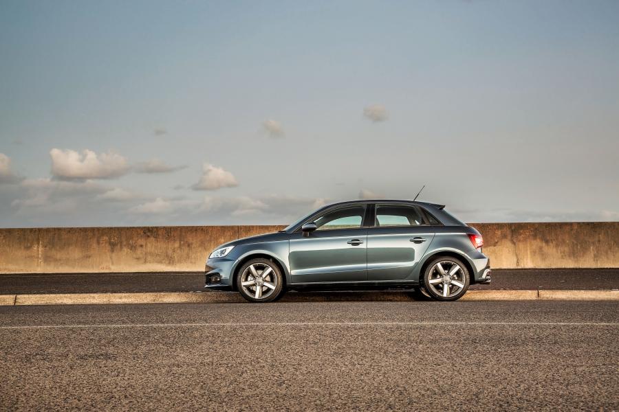  Audi A1 Sportback TFSI (8X) 2015 года  (AU) (фото 9 из 26)